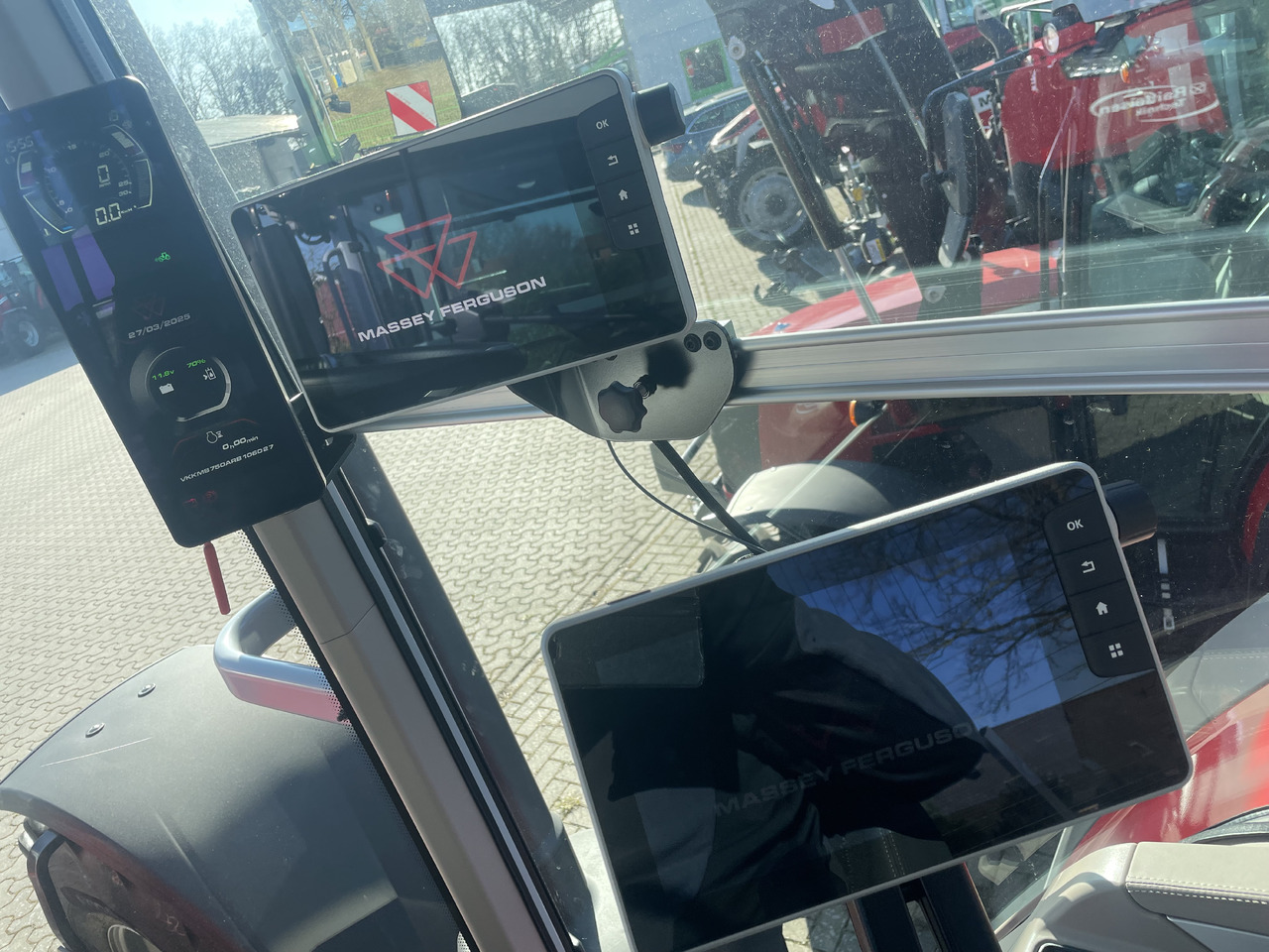 Massey Ferguson 8S.265 Dyna-VT EXCLUSIVE - Tracteur agricole: photos 4 Massey Ferguson 8S.265 Dyna-VT EXCLUSIVE - Tracteur agricole: photos 4