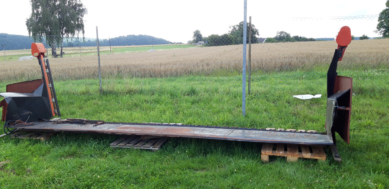 Massey Ferguson Beta 7260 - Moissonneuse-batteuse: photos 2 Massey Ferguson Beta 7260 - Moissonneuse-batteuse: photos 2