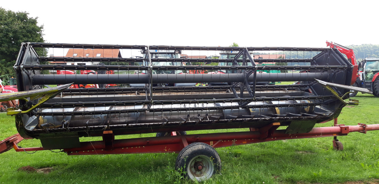 Massey Ferguson Beta 7260 - Moissonneuse-batteuse: photos 4 Massey Ferguson Beta 7260 - Moissonneuse-batteuse: photos 4