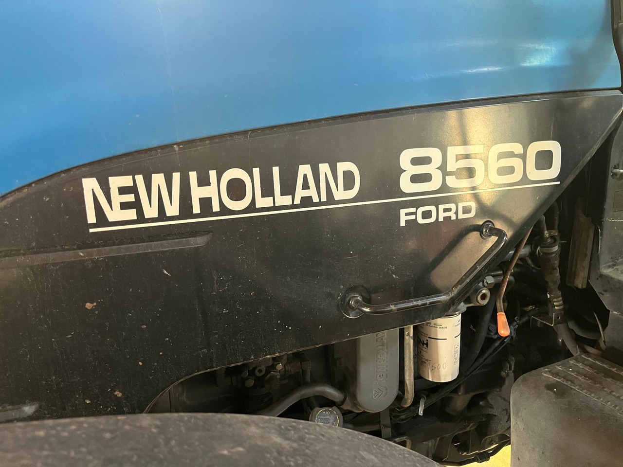 New Holland 8560 - Tracteur agricole: photos 4 New Holland 8560 - Tracteur agricole: photos 4