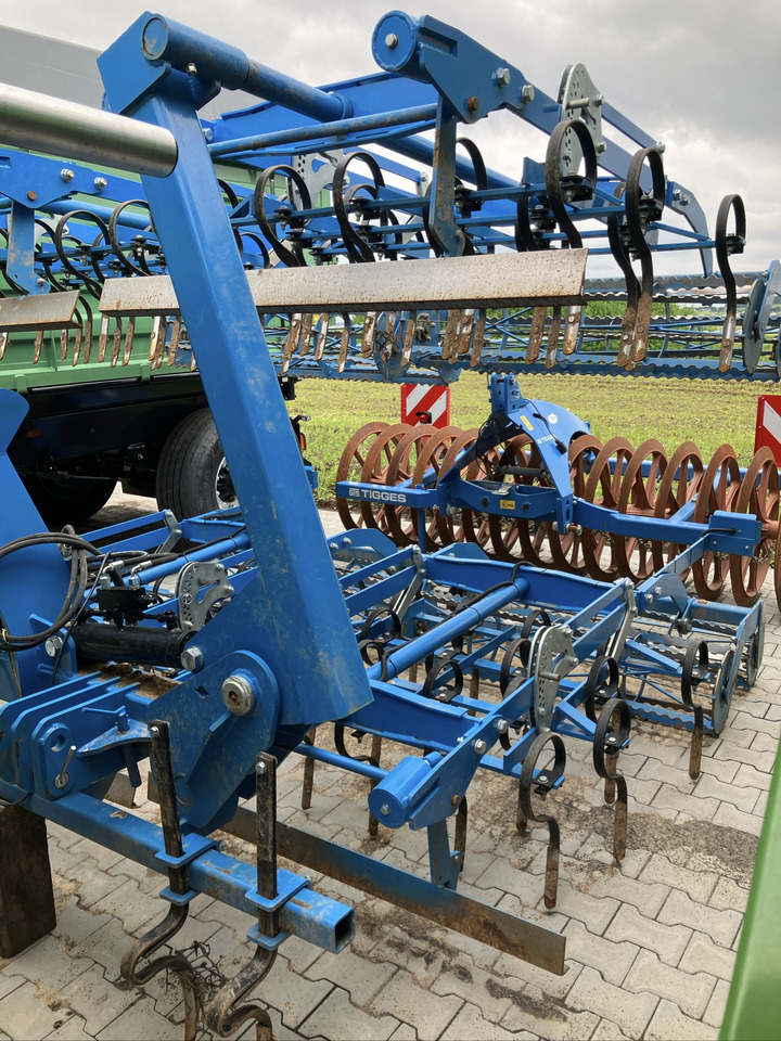 Tigges Saatbettkombi 6m hydr. - Herse: photos 5 Tigges Saatbettkombi 6m hydr. - Herse: photos 5