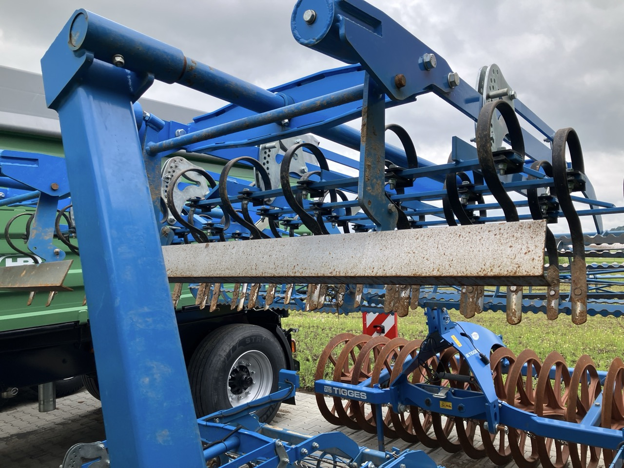 Tigges Saatbettkombi 6m hydr. - Herse: photos 3 Tigges Saatbettkombi 6m hydr. - Herse: photos 3