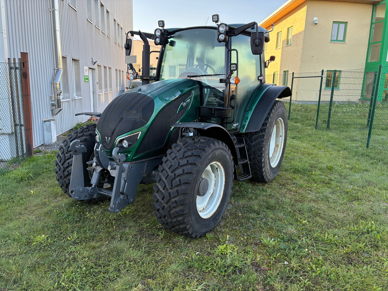 Valtra A114MH4 AC 71.5 - Tracteur agricole: photos 1 Valtra A114MH4 AC 71.5 - Tracteur agricole: photos 1