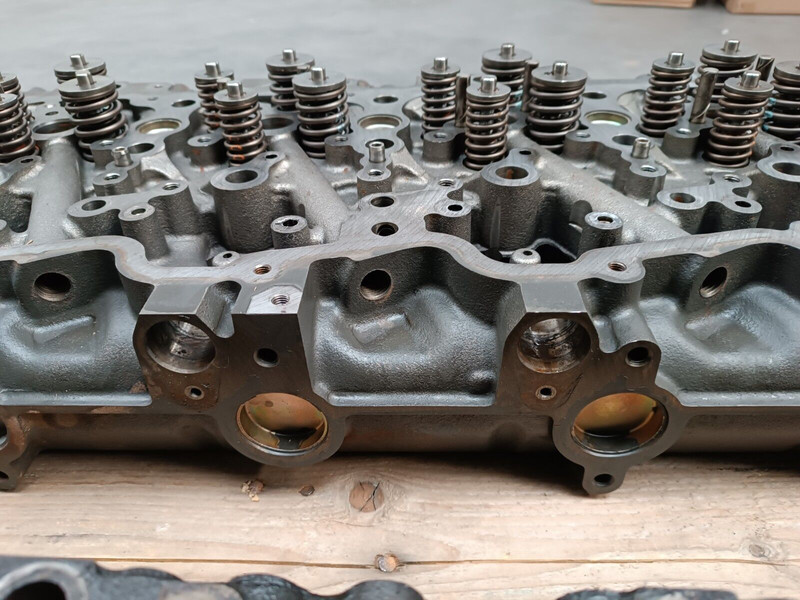 DAF XF 105 oe 1795284 EURO 5 2 SENSORS - Bloc-cylindres pour Camion: photos 2 DAF XF 105 oe 1795284 EURO 5 2 SENSORS - Bloc-cylindres pour Camion: photos 2