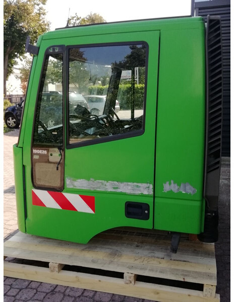 Iveco EUROTECH - EUROTRAKKER Euro 3 - Cabine et intérieur pour Camion: photos 5 Iveco EUROTECH - EUROTRAKKER Euro 3 - Cabine et intérieur pour Camion: photos 5