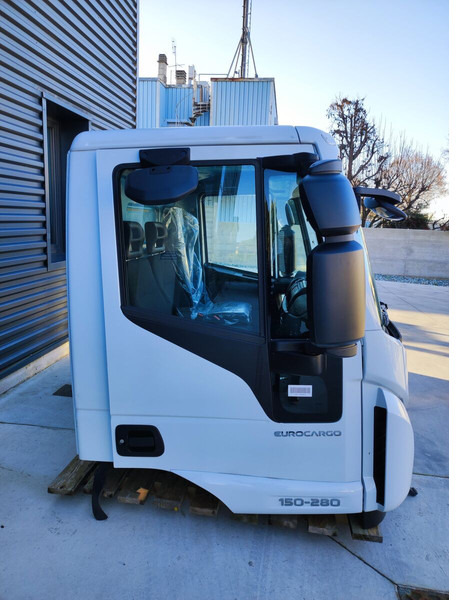 Iveco Eurocargo E6 - Cabine et intérieur pour Camion: photos 2 Iveco Eurocargo E6 - Cabine et intérieur pour Camion: photos 2