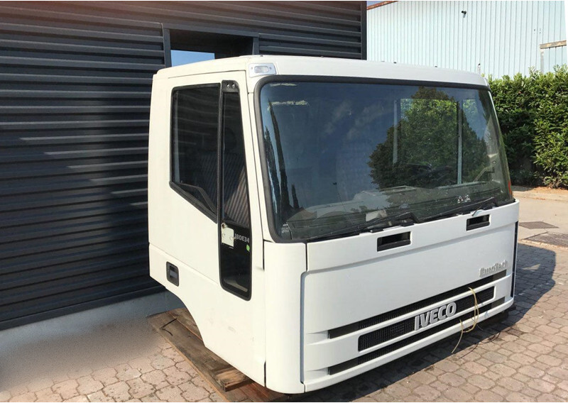 Iveco Eurotech - Eurotrakker Euro 3 - Cabine et intérieur pour Camion: photos 3 Iveco Eurotech - Eurotrakker Euro 3 - Cabine et intérieur pour Camion: photos 3