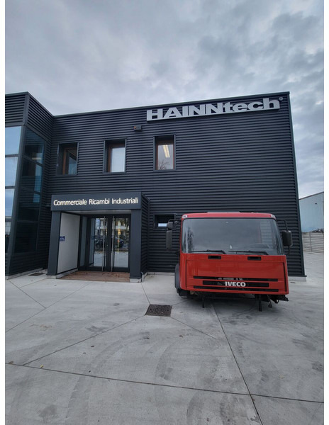 Iveco Eurotech - Cabine et intérieur pour Camion: photos 4 Iveco Eurotech - Cabine et intérieur pour Camion: photos 4