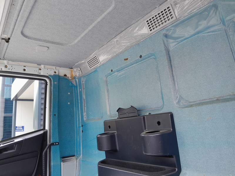 Cabine et intérieur pour Camion neuf Iveco Trakker E6: photos 12