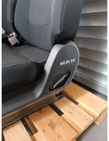 MAN TGS TGX - Siège pour Camion: photos 4 MAN TGS TGX - Siège pour Camion: photos 4