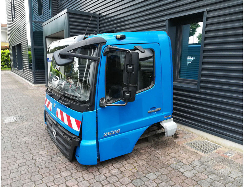 Mercedes-Benz AXOR EURO 4 EURO 5 - Cabine et intérieur pour Camion: photos 3 Mercedes-Benz AXOR EURO 4 EURO 5 - Cabine et intérieur pour Camion: photos 3