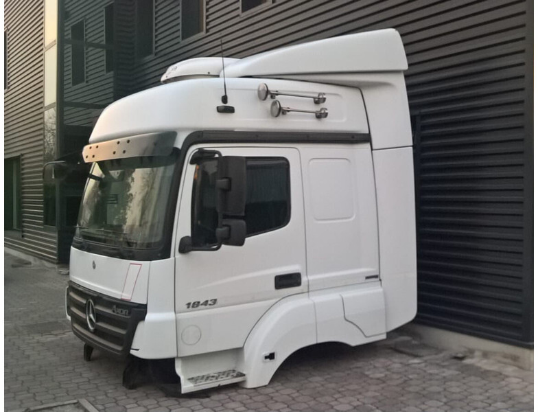 Mercedes-Benz AXOR EURO 5 - Cabine et intérieur pour Camion: photos 4 Mercedes-Benz AXOR EURO 5 - Cabine et intérieur pour Camion: photos 4