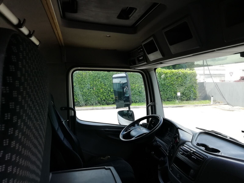 Mercedes-Benz Atego ,Axor - Cabine et intérieur pour Camion: photos 4 Mercedes-Benz Atego ,Axor - Cabine et intérieur pour Camion: photos 4