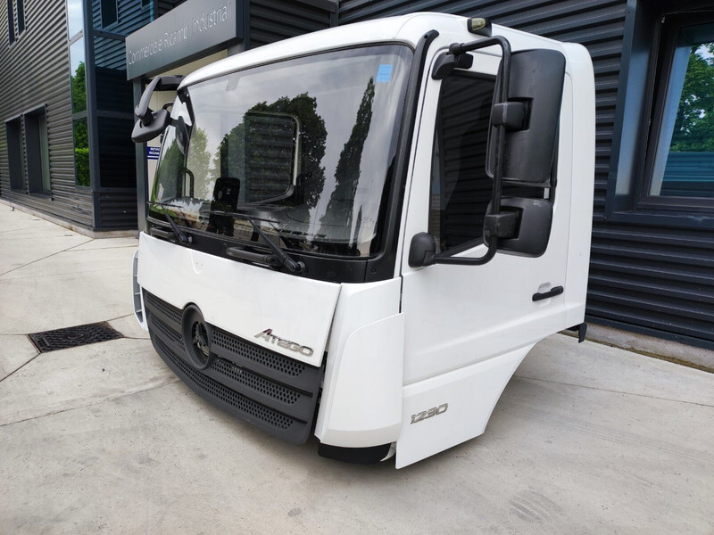 Mercedes-Benz Atego Euro 6 6 cylinders - Cabine et intérieur pour Camion: photos 3 Mercedes-Benz Atego Euro 6 6 cylinders - Cabine et intérieur pour Camion: photos 3