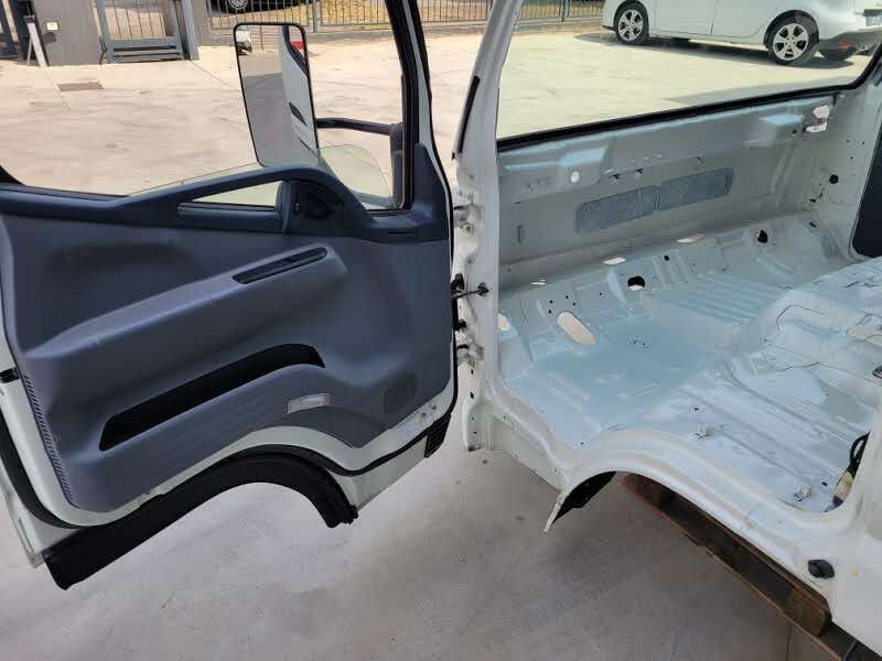 Cabine et intérieur pour Camion Mitsubishi Fuso "C": photos 9