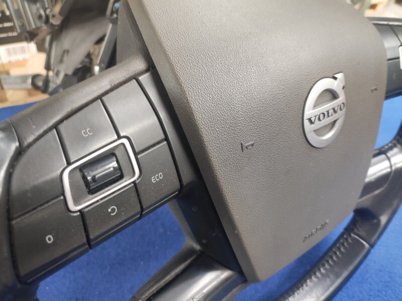 Volvo FH Euro 6 - Volant pour Camion: photos 4 Volvo FH Euro 6 - Volant pour Camion: photos 4