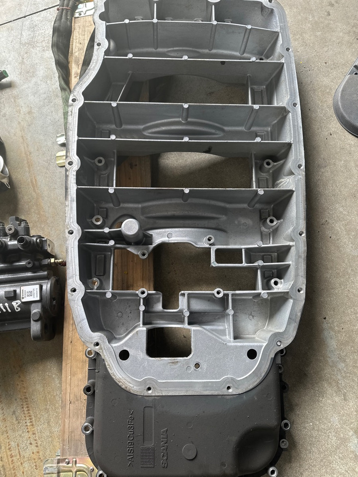 ALU OIL SUMP 2512936 - Carter d'huile pour Camion: photos 1 ALU OIL SUMP 2512936 - Carter d'huile pour Camion: photos 1