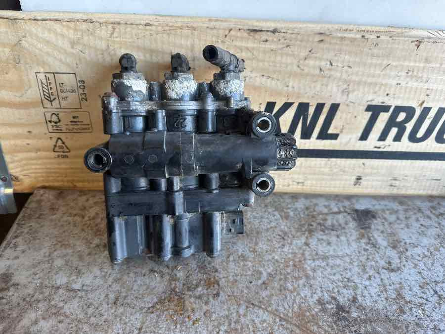 DAF ECAS VALVE 2020257 - Valve de frein pour Camion: photos 1 DAF ECAS VALVE 2020257 - Valve de frein pour Camion: photos 1