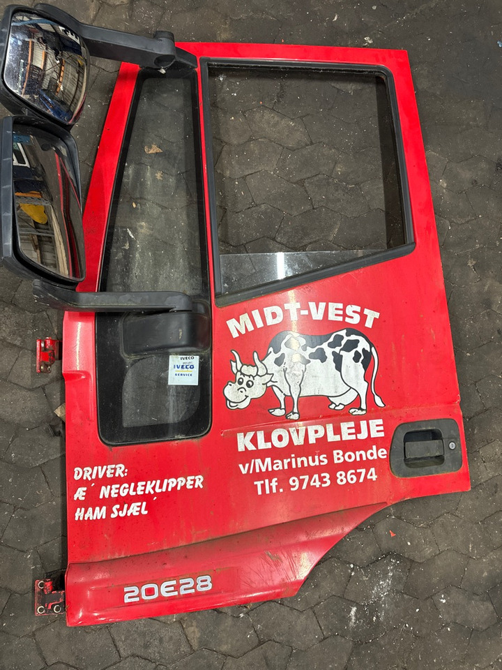 IVECO LEFT DOOR 504232513 - Cabine et intérieur pour Camion: photos 1 IVECO LEFT DOOR 504232513 - Cabine et intérieur pour Camion: photos 1