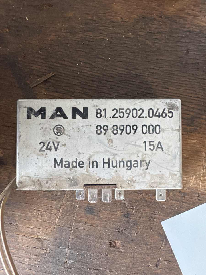 MAN ECU 81.25902-0465 - Système électrique pour Camion: photos 1 MAN ECU 81.25902-0465 - Système électrique pour Camion: photos 1