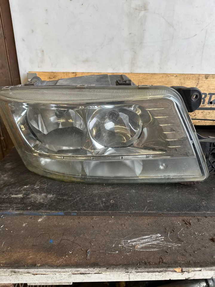 MAN LAMP 81.25101-6688 - Lumière/ Éclairage pour Camion: photos 1 MAN LAMP 81.25101-6688 - Lumière/ Éclairage pour Camion: photos 1