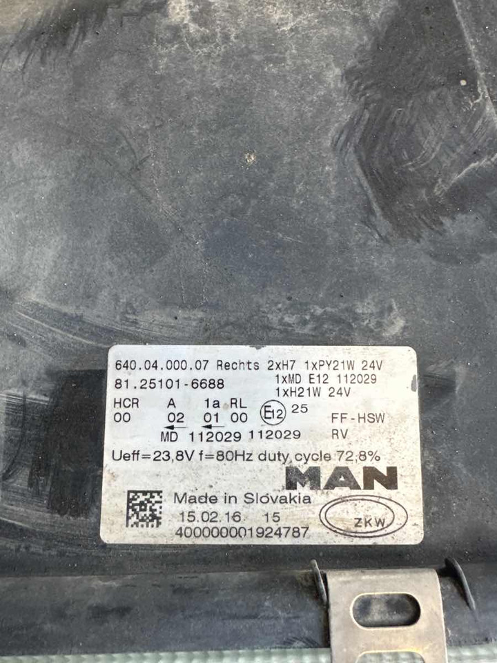 MAN LAMP 81.25101-6688 - Lumière/ Éclairage pour Camion: photos 2 MAN LAMP 81.25101-6688 - Lumière/ Éclairage pour Camion: photos 2