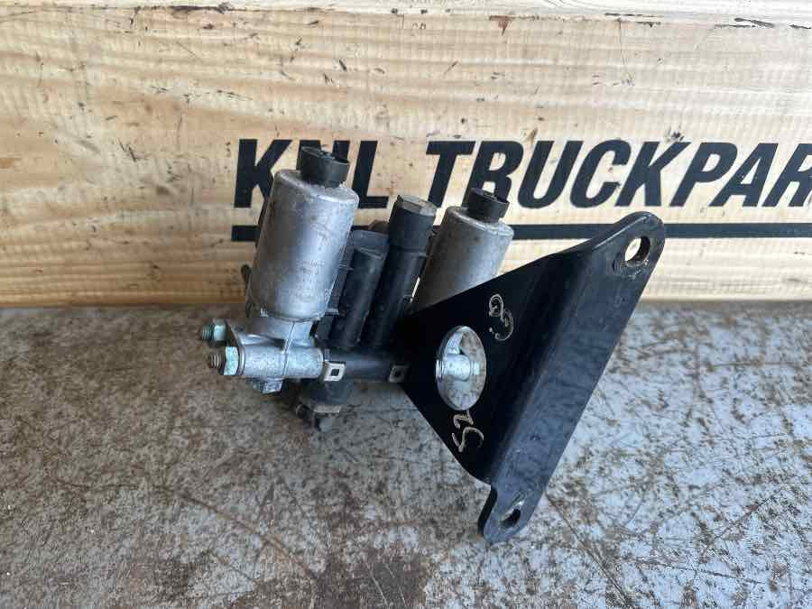 MAN MAGNET VALVE 81.52160-6189 - Valve de frein pour Camion: photos 2 MAN MAGNET VALVE 81.52160-6189 - Valve de frein pour Camion: photos 2