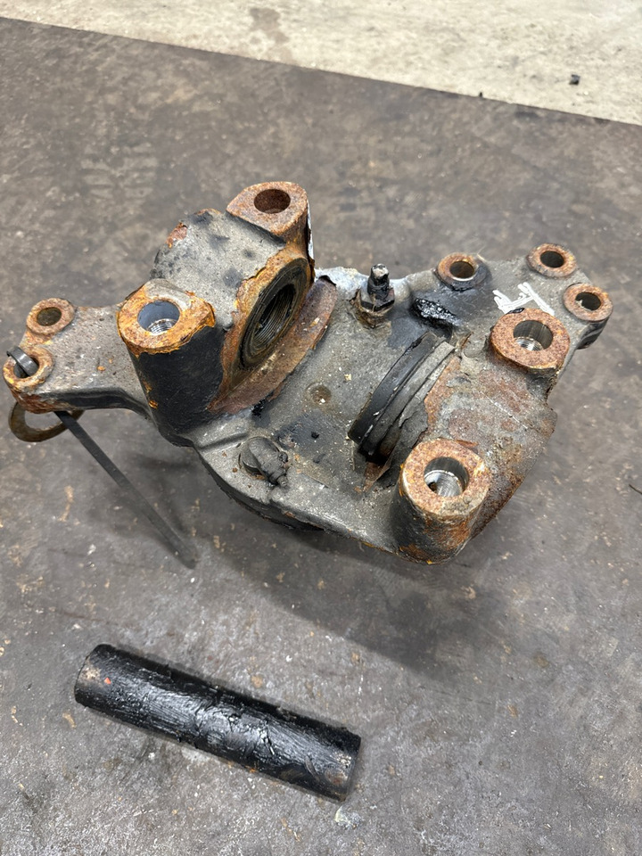 MAN STEERING KNUCKLE RIGHT 81.44201-6284 - Boîtier de direction pour Camion: photos 1 MAN STEERING KNUCKLE RIGHT 81.44201-6284 - Boîtier de direction pour Camion: photos 1