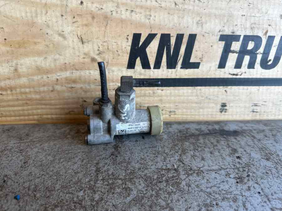 MAN VALVE 51.09413-0026 - Valve de frein pour Camion: photos 1 MAN VALVE 51.09413-0026 - Valve de frein pour Camion: photos 1