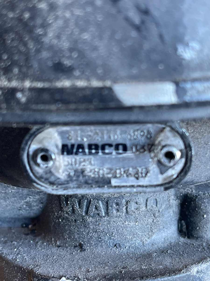 MAN VALVE 81.52116-6068 - Valve de frein pour Camion: photos 2 MAN VALVE 81.52116-6068 - Valve de frein pour Camion: photos 2