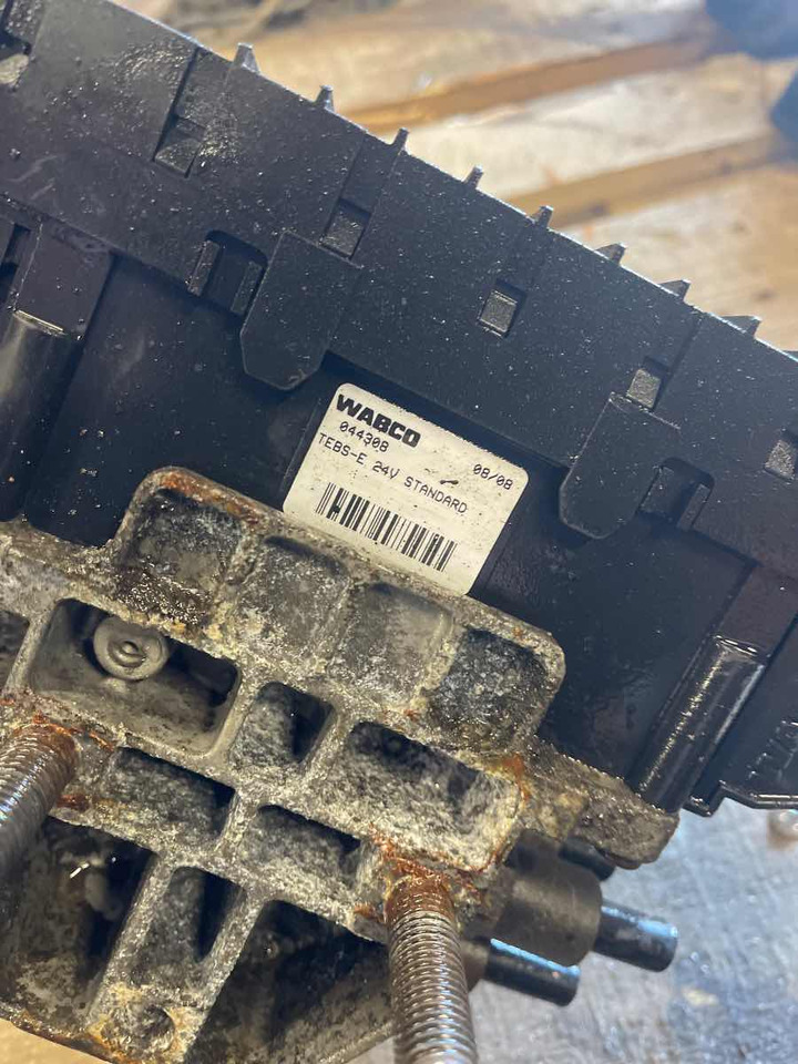 MB BUS TEBS-E 24V STANDARD TRAILER MODULATOR - Valve de frein pour Camion: photos 2 MB BUS TEBS-E 24V STANDARD TRAILER MODULATOR - Valve de frein pour Camion: photos 2