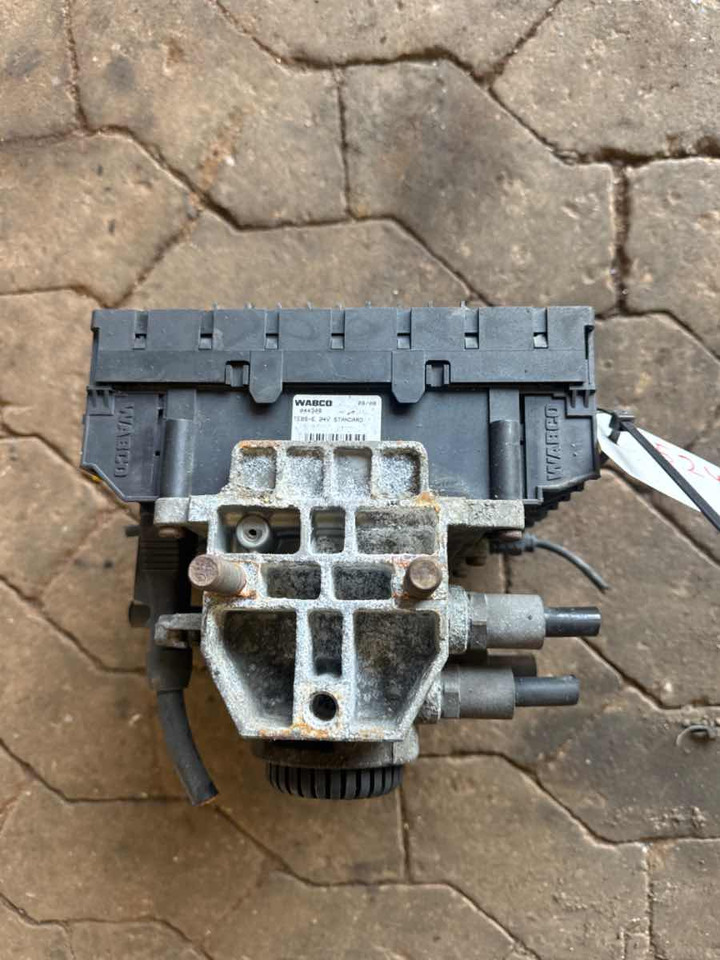 MB BUS TEBS-E 24V STANDARD TRAILER MODULATOR - Valve de frein pour Camion: photos 4 MB BUS TEBS-E 24V STANDARD TRAILER MODULATOR - Valve de frein pour Camion: photos 4