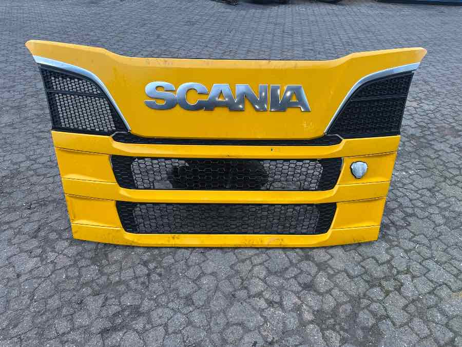 SCANIA COMPLETE UPPER FRONT GRILL R SERIE - Carrosserie et extérieur pour Camion: photos 1 SCANIA COMPLETE UPPER FRONT GRILL R SERIE - Carrosserie et extérieur pour Camion: photos 1