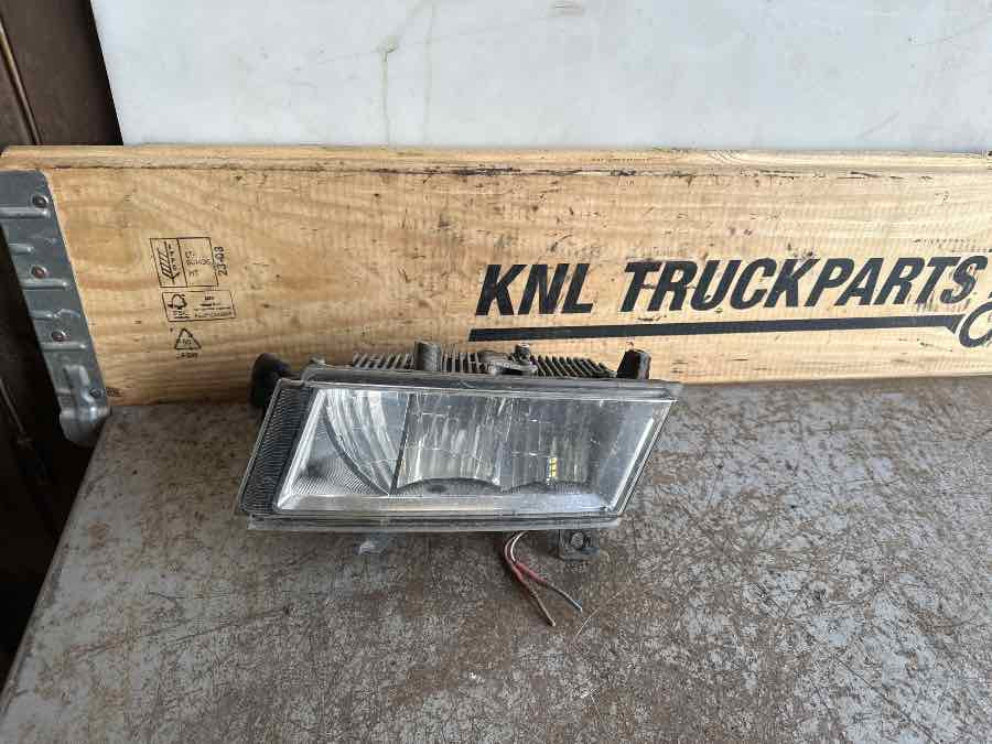 SCANIA FOG LAMP 2552714 - Lumière/ Éclairage pour Camion: photos 1 SCANIA FOG LAMP 2552714 - Lumière/ Éclairage pour Camion: photos 1