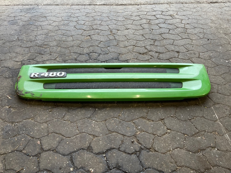 SCANIA FRONT GRILL LOWER 1536807 - Carrosserie et extérieur pour Camion: photos 1 SCANIA FRONT GRILL LOWER 1536807 - Carrosserie et extérieur pour Camion: photos 1