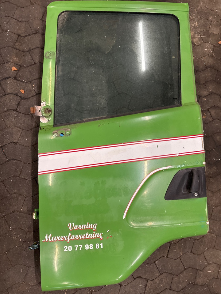 SCANIA LEFT DOOR 1384421 - Cabine et intérieur pour Camion: photos 1 SCANIA LEFT DOOR 1384421 - Cabine et intérieur pour Camion: photos 1