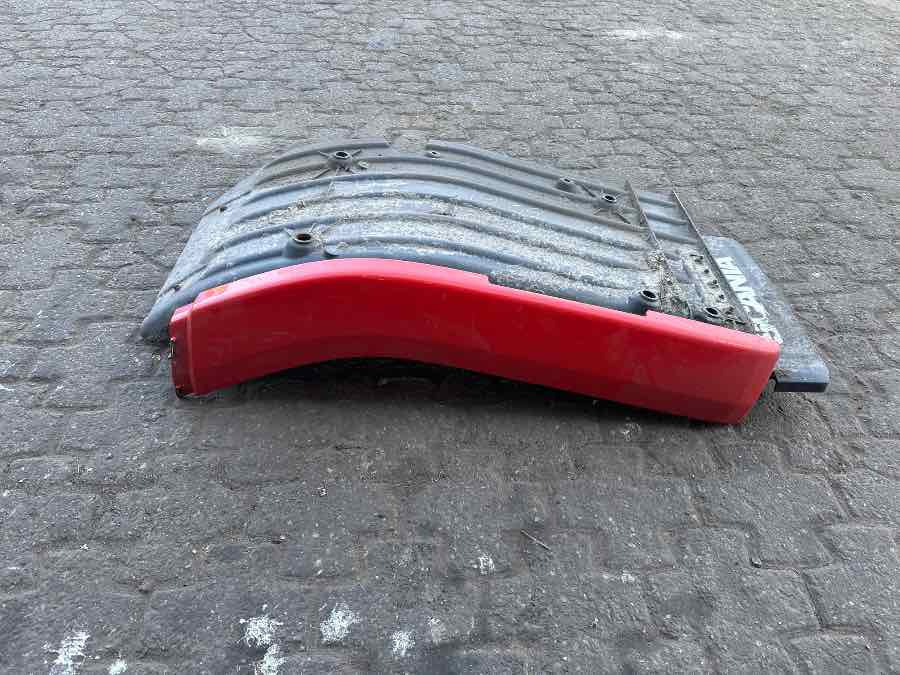 SCANIA MUDGUARD LEFT - Carrosserie et extérieur pour Camion: photos 1 SCANIA MUDGUARD LEFT - Carrosserie et extérieur pour Camion: photos 1