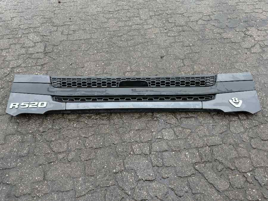 SCANIA NGR GRILL LOWER - Carrosserie et extérieur pour Camion: photos 1 SCANIA NGR GRILL LOWER - Carrosserie et extérieur pour Camion: photos 1