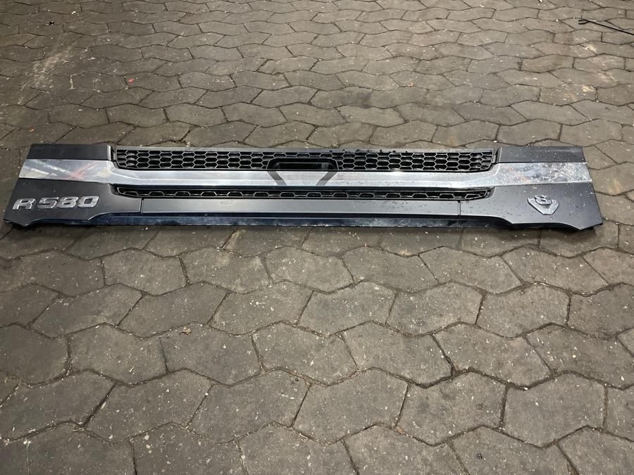 SCANIA NGR GRILL LOWER - Carrosserie et extérieur pour Camion: photos 2 SCANIA NGR GRILL LOWER - Carrosserie et extérieur pour Camion: photos 2
