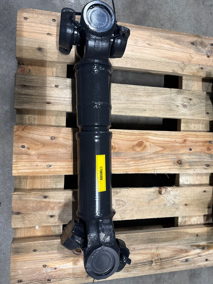 SCANIA P520 1796589 - Arbre à cardan pour Camion: photos 1 SCANIA P520 1796589 - Arbre à cardan pour Camion: photos 1