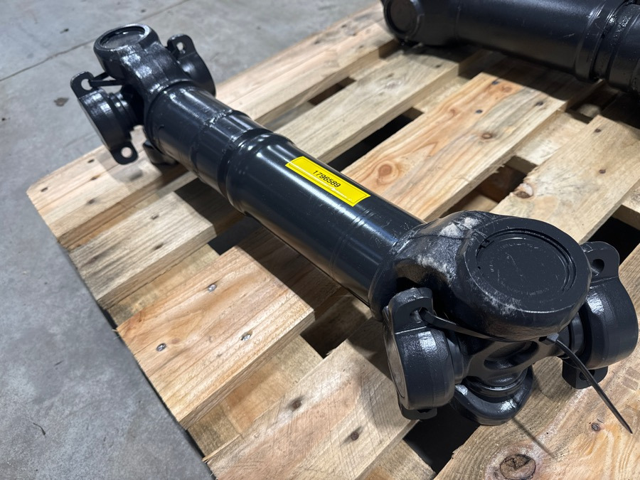 SCANIA P520 1796589 - Arbre à cardan pour Camion: photos 2 SCANIA P520 1796589 - Arbre à cardan pour Camion: photos 2