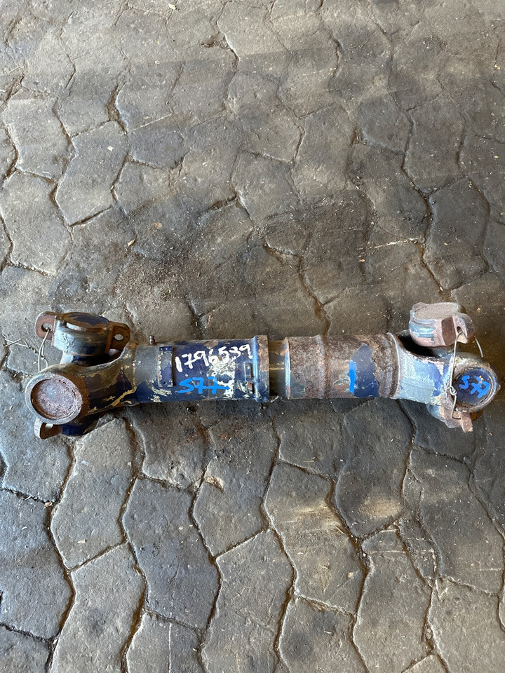 SCANIA P520 1796589 - Arbre à cardan pour Camion: photos 1 SCANIA P520 1796589 - Arbre à cardan pour Camion: photos 1