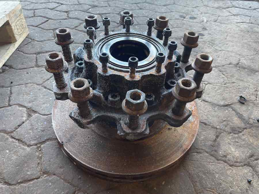 SCANIA REAR HUB 2603319 - Moyeu pour Camion: photos 1 SCANIA REAR HUB 2603319 - Moyeu pour Camion: photos 1