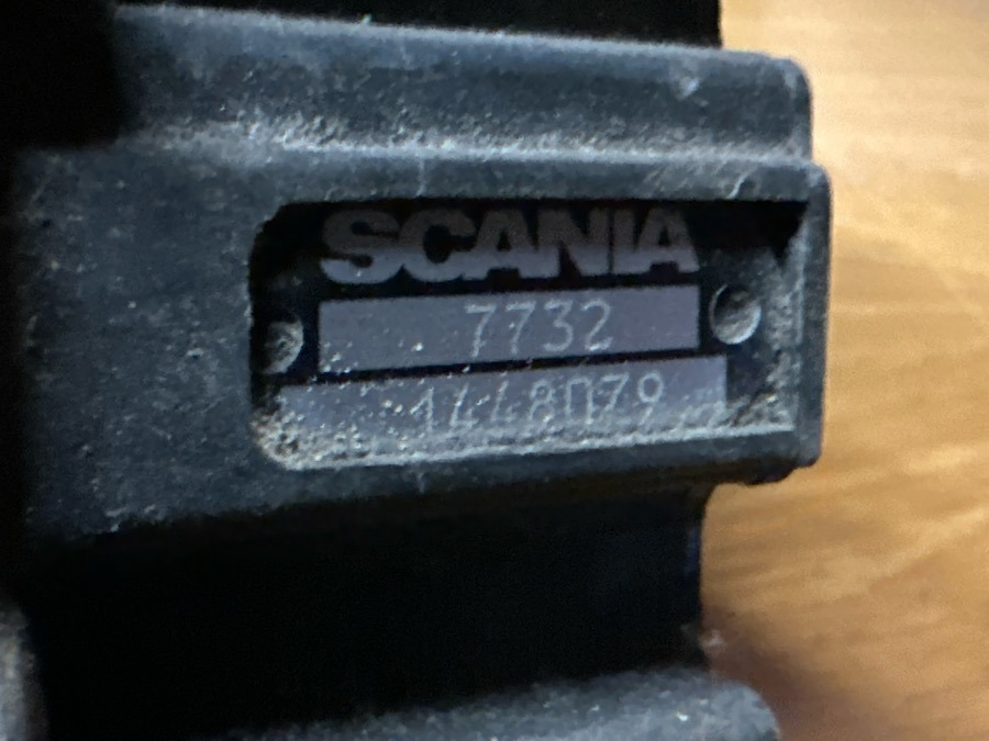 SCANIA SOLENOID VALVE CIRCUIT 1448079 - Valve de frein pour Camion: photos 3 SCANIA SOLENOID VALVE CIRCUIT 1448079 - Valve de frein pour Camion: photos 3