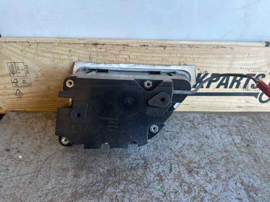 SCANIA SPOTLAMP 2535367 - Lumière/ Éclairage pour Camion: photos 2 SCANIA SPOTLAMP 2535367 - Lumière/ Éclairage pour Camion: photos 2