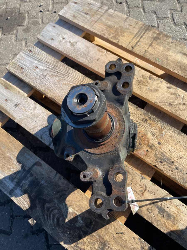 VOLVO STEERING KNUCKLE 22848434 - Fusée d'essieu pour Camion: photos 1 VOLVO STEERING KNUCKLE 22848434 - Fusée d'essieu pour Camion: photos 1