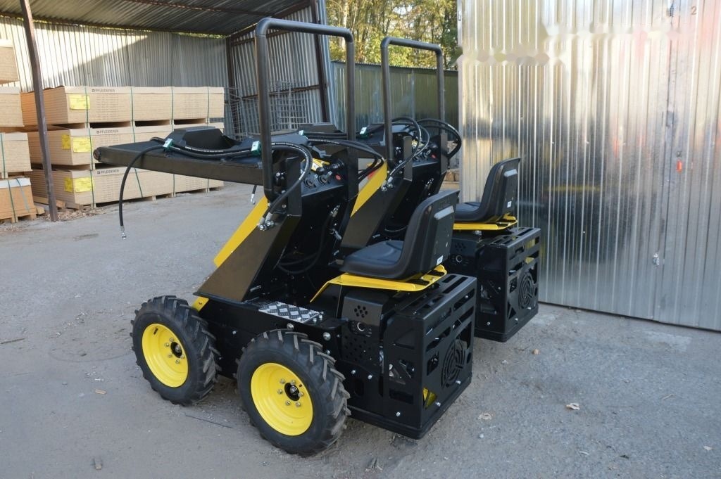 Tur Poland Miniradlader Miniloader Mini hoflader TUR N 520 Briggs&Stratton - Mini chargeuse: photos 5 Tur Poland Miniradlader Miniloader Mini hoflader TUR N 520 Briggs&Stratton - Mini chargeuse: photos 5