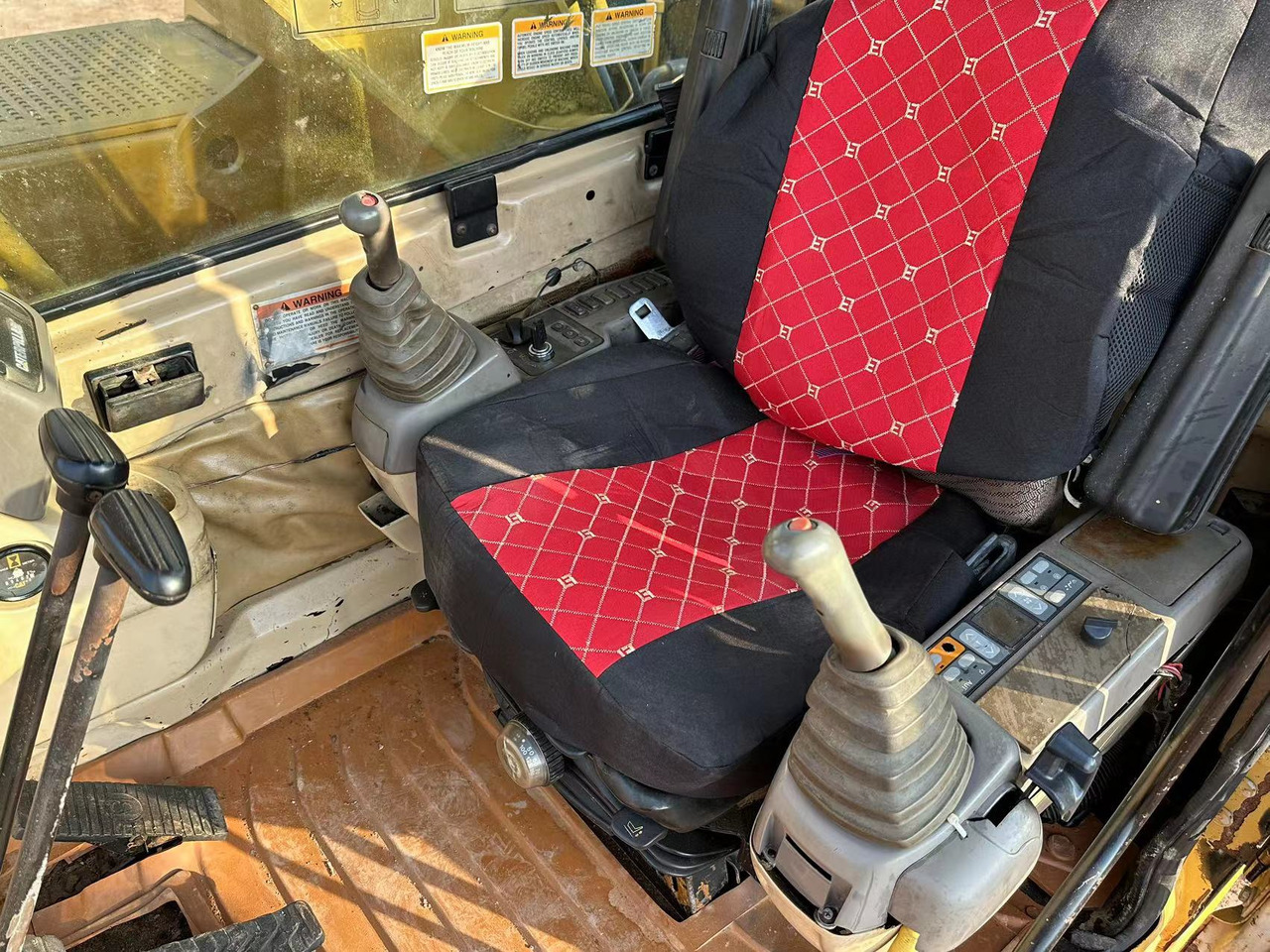 Pelle sur chenille CAT 320B excavator: photos 9 Pelle sur chenille CAT 320B excavator: photos 9