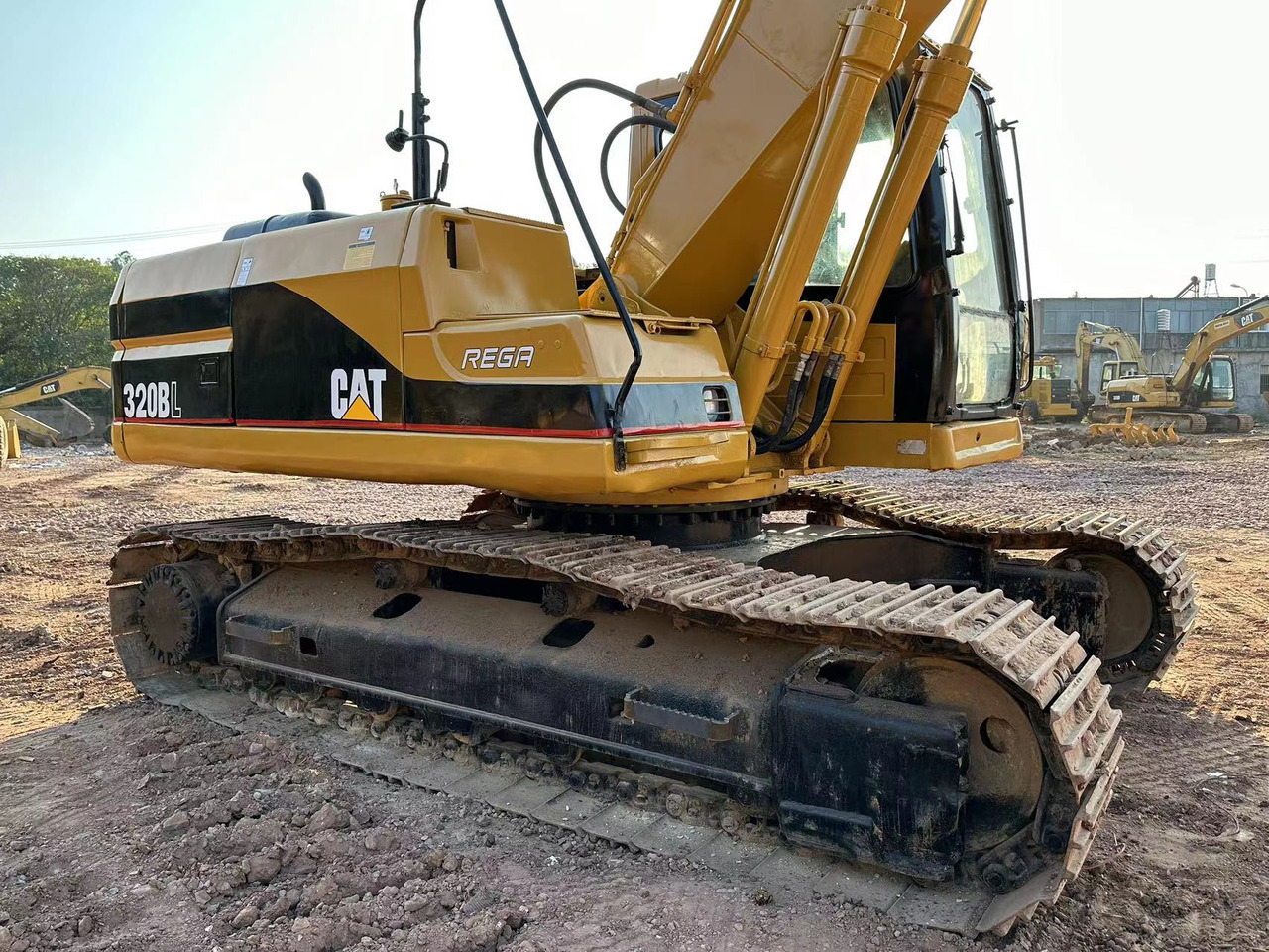 Pelle sur chenille CAT 320B excavator: photos 7 Pelle sur chenille CAT 320B excavator: photos 7