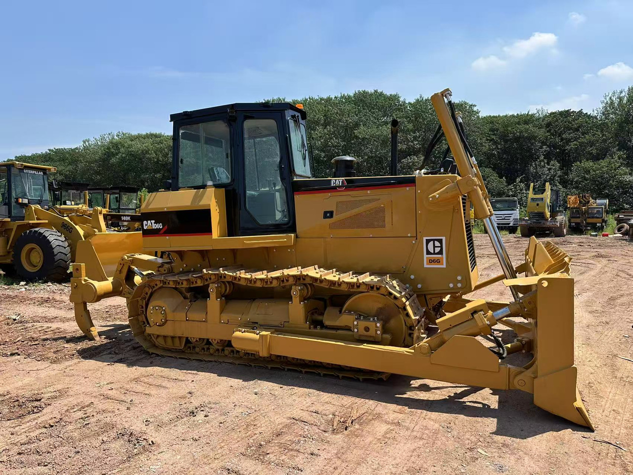 CAT D6G bulldozer - Bulldozer: photos 2 CAT D6G bulldozer - Bulldozer: photos 2